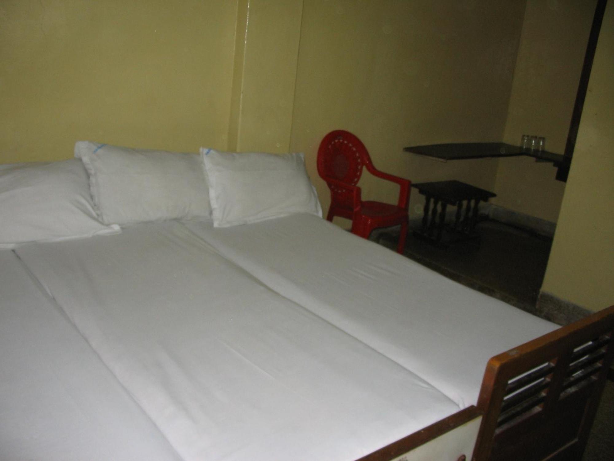 Vasantha Lodge Purasawalkam Chennai Rum bild